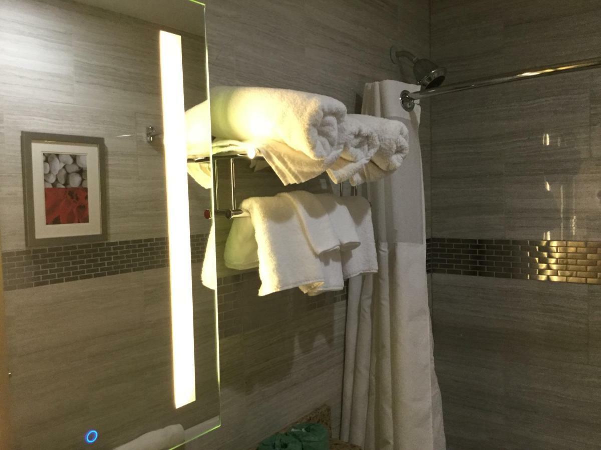 מלון ניו יורק Ramada By Wyndham Bronx Terminal מראה חיצוני תמונה