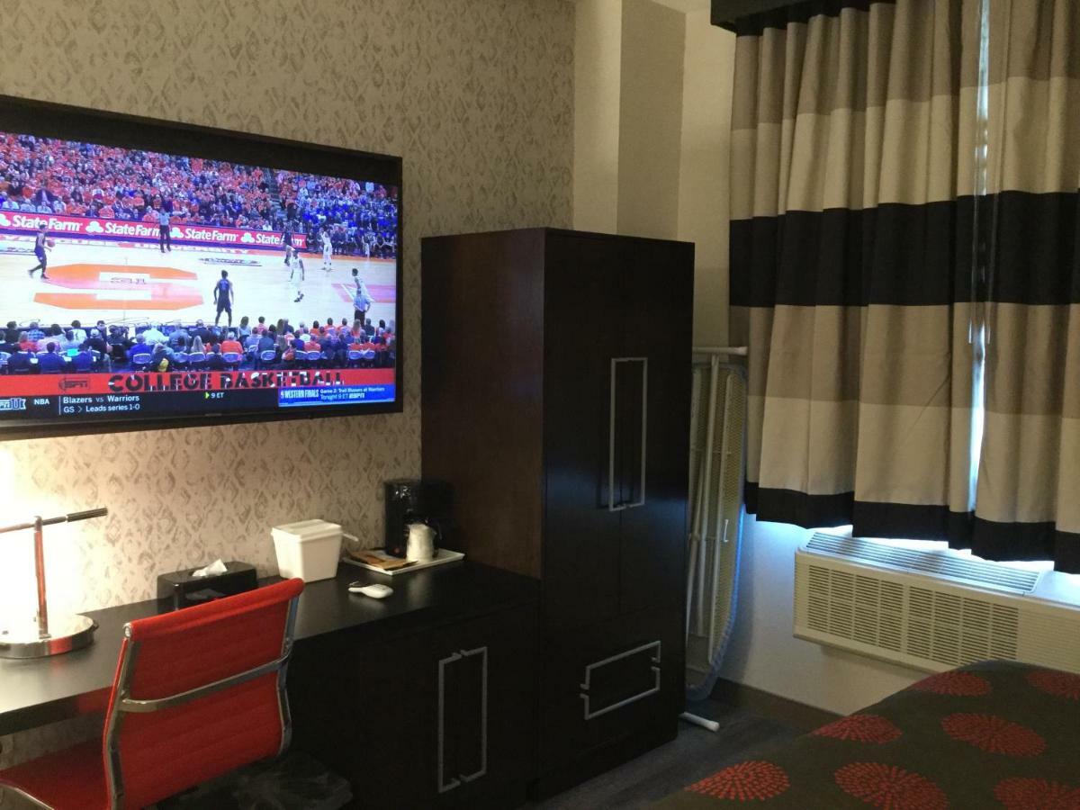 מלון ניו יורק Ramada By Wyndham Bronx Terminal מראה חיצוני תמונה